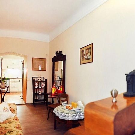 Апартаменти В Центрі Львова -Вірменська Площа Ринок リヴィウ エクステリア 写真