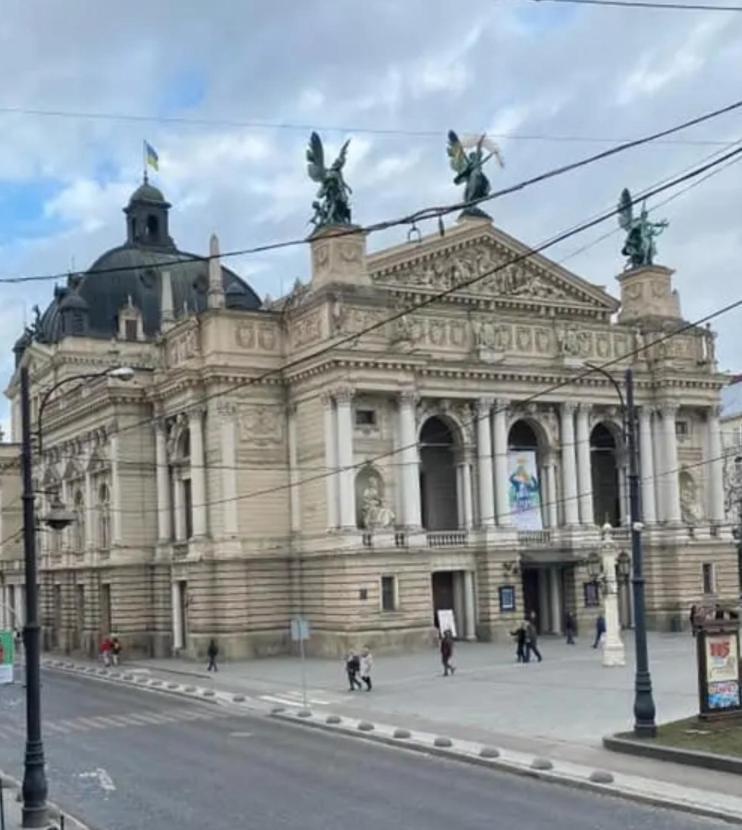 Апартаменти В Центрі Львова -Вірменська Площа Ринок リヴィウ エクステリア 写真
